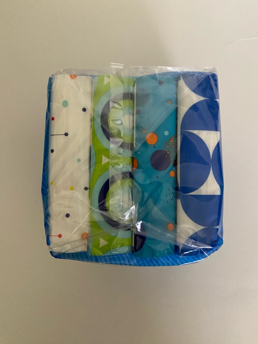 8 individual size 3 ply  Facial Tissue Total Home